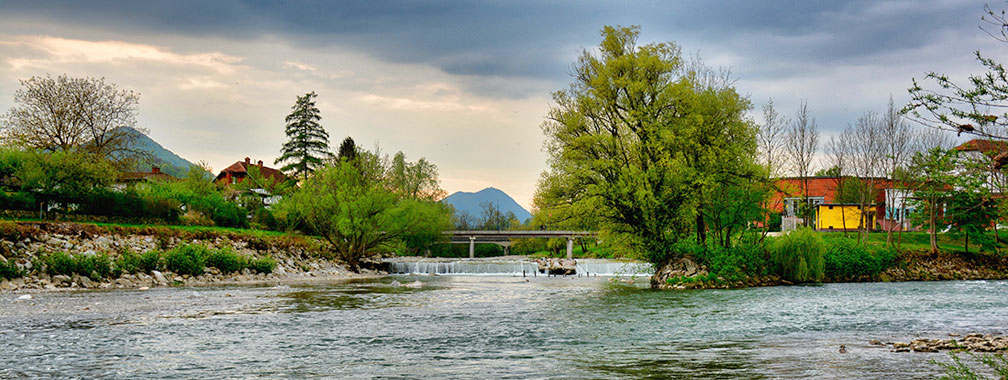 Sotočje Save in Sore, Medvode, Med vodami