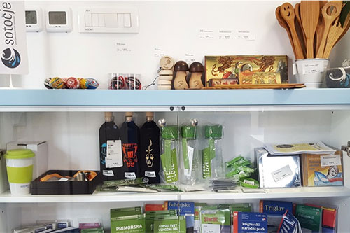 ponudba promocijskega materiala in spominkov, spominki